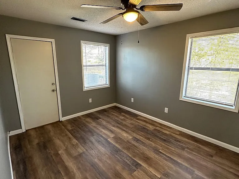 403 Lindsay Rd #1 — Photo 13