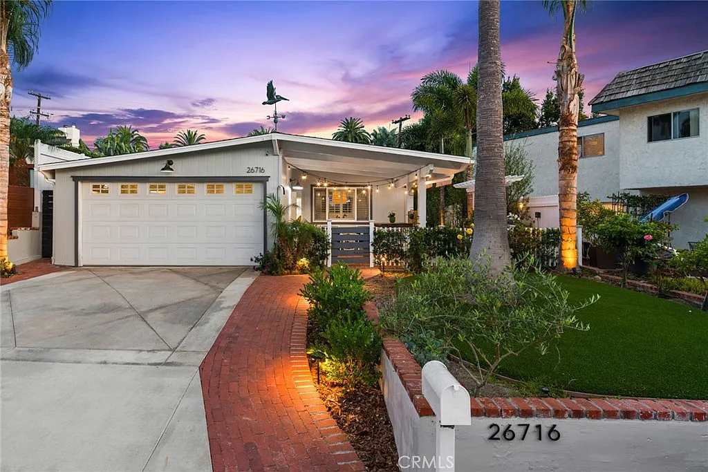 4 bed, 2.5 bath, 1750 sqft, $6,000 — Photo 1