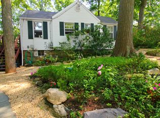 4 Mathes St, Lake Peekskill, NY 10537
