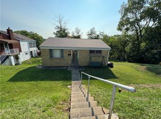 4 Bench Dr, Mc Kees Rocks, PA 15136