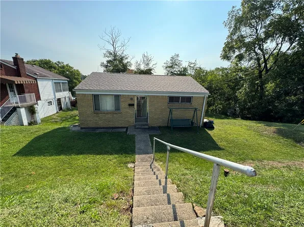 4 Bench Dr, Mc Kees Rocks, PA 15136