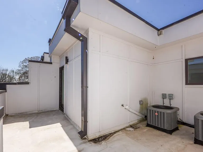 1145 Kirkwood Ave SE #14 — Photo 44