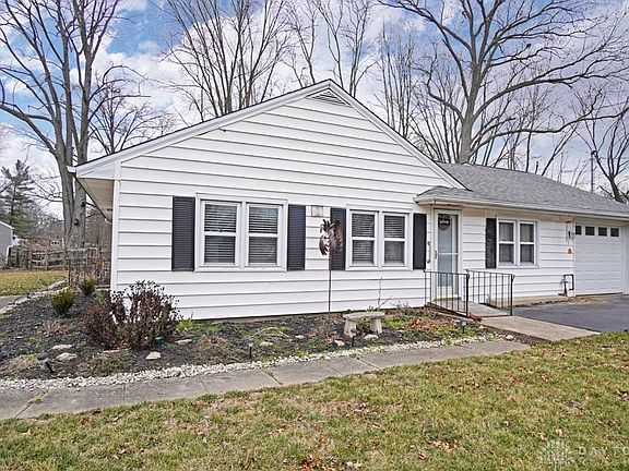 2nd image of 1348 Emerson Ln