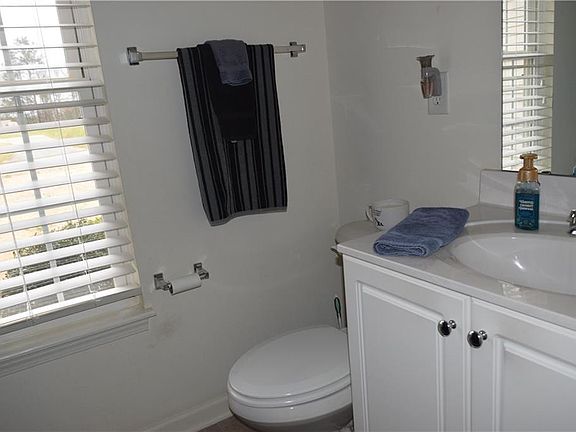 5th image of 186 Rock Moss Dr
