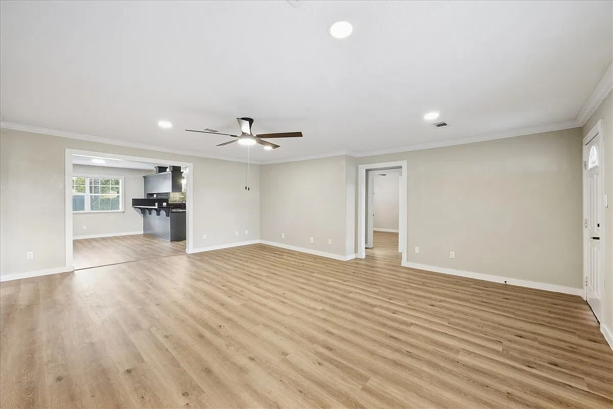 3 bed, 1292 sqft, $1,800 — Photo 3