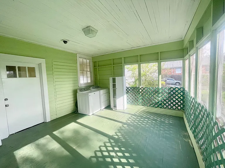 828 Jefferson St — Photo 13