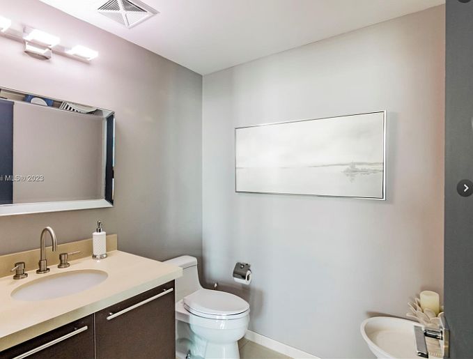 1st image of 7928 East Dr APT 1504