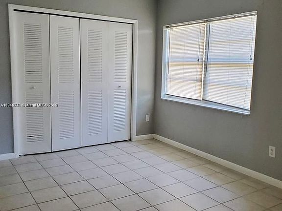 5th image of 815 NW 16th St #815