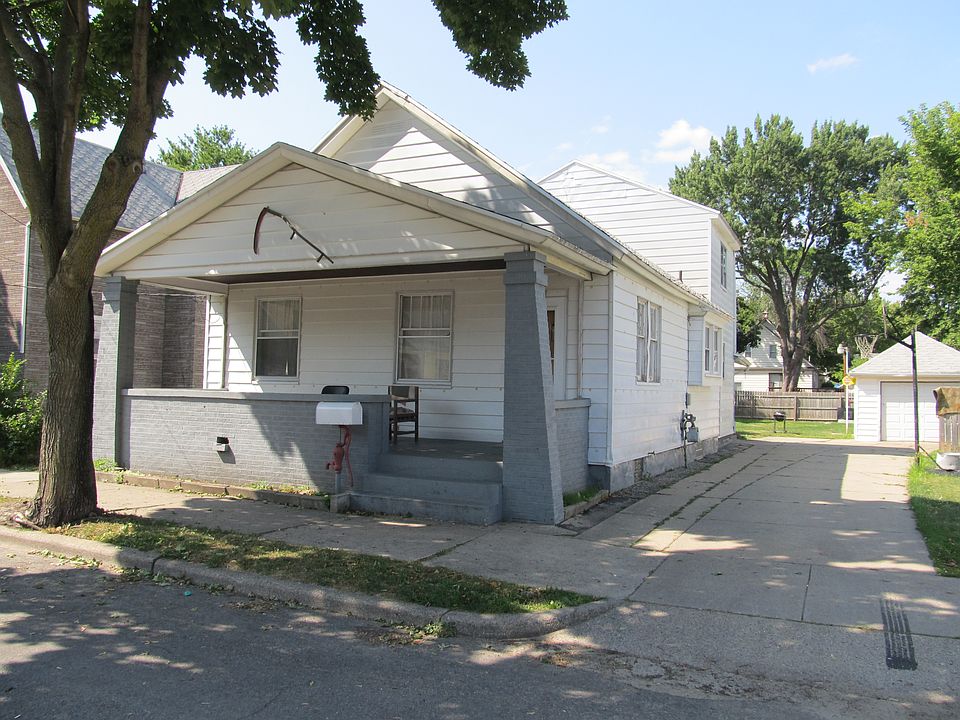 1st image of 817 8th St NW