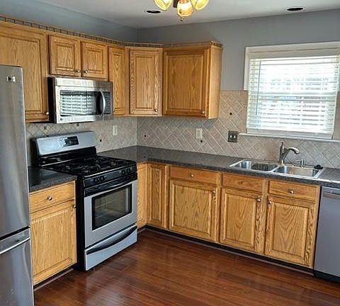 4th image of 660 Chadbourne Ct