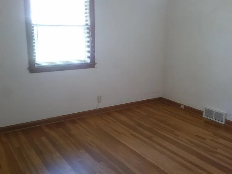 603 E High St — Photo 12