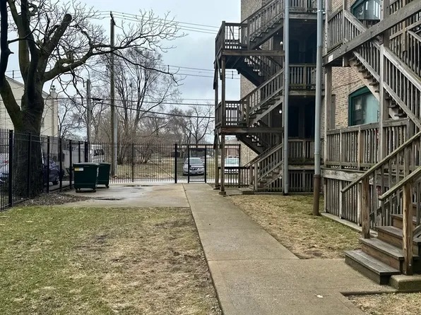 212 E 57th St Floor 2, Chicago, IL 60637