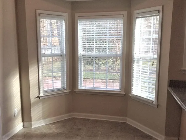 8244 Chatham Oaks Dr — Photo 3