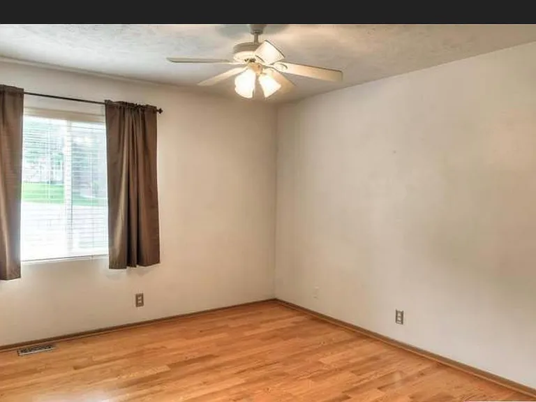 6401 S 167th Ave — Photo 10