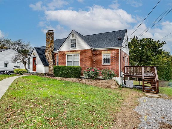 3rd image of 4020 Norwood Ave