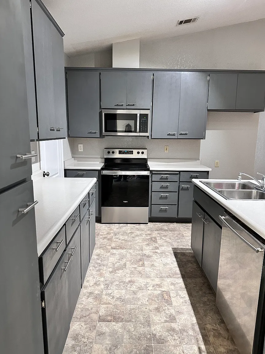 2218 Clipper Ln photo 1