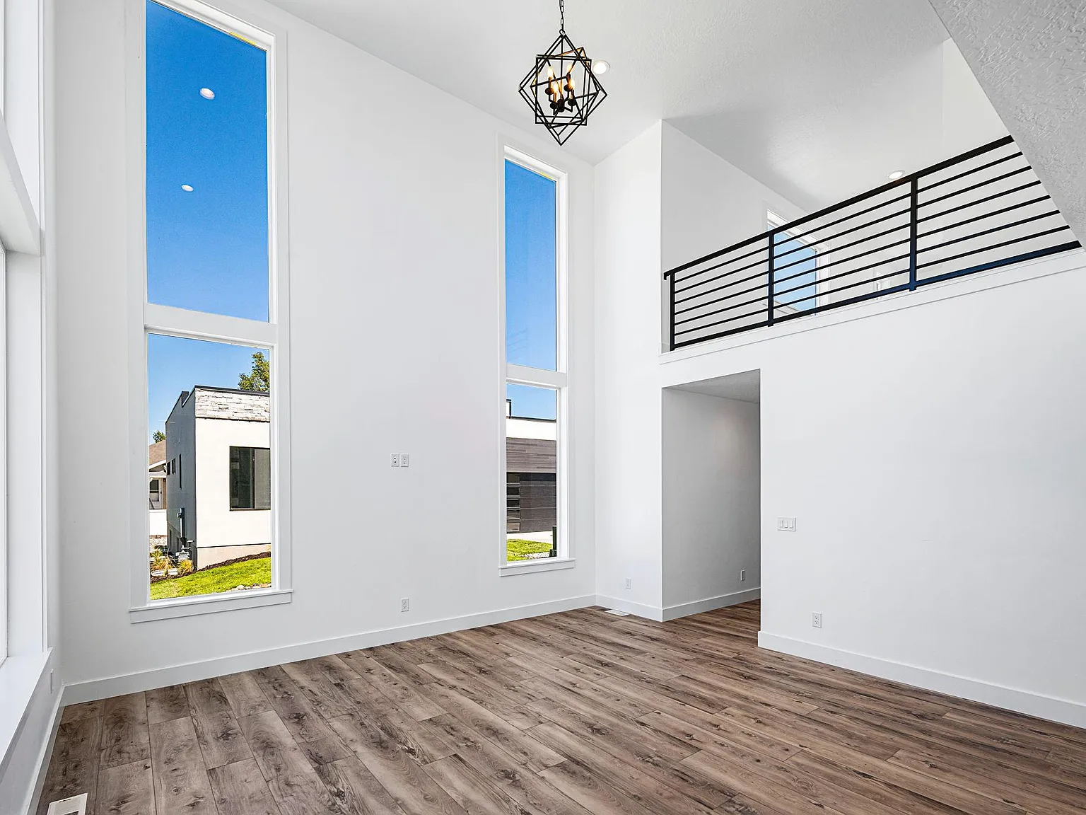 4 bed, 3.5 bath, 2800 sqft, $4,200 — Photo 3