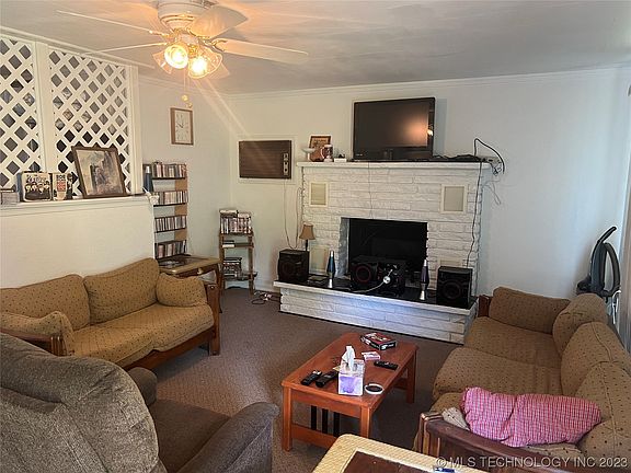2nd image of 23 W Babock St