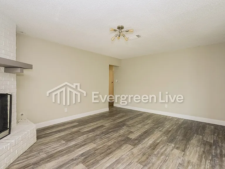 916 Gettysburg Pl — Photo 4