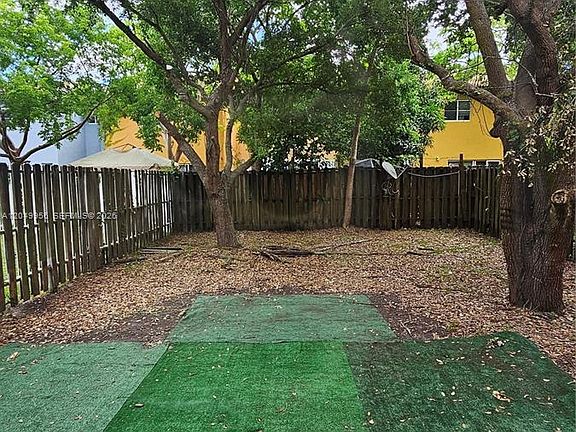 4th image of 785 SW 6th Pl #1