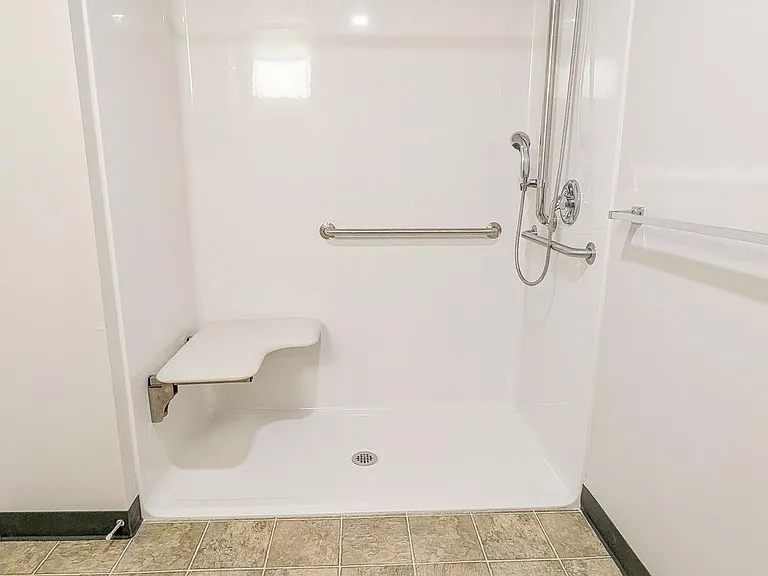 Kirkland Heights Apartments — Photo 119