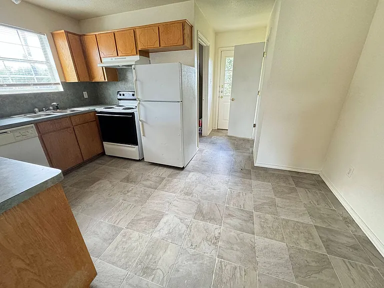 4409 Mattie Dr — Photo 4