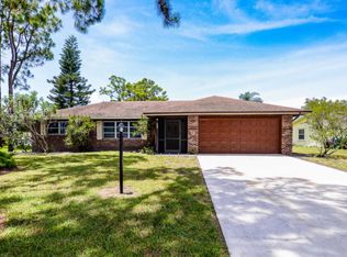 602 NE Larkspur Ln, Port Saint Lucie, FL 34983