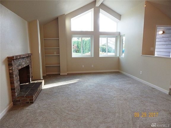 5th image of 4923 139th Pl NE