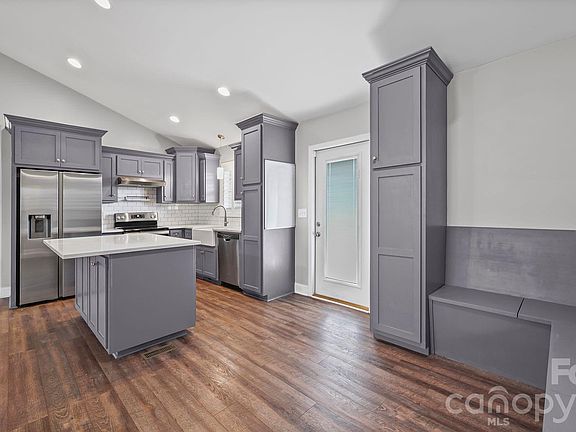 3rd image of 3897 Ritchie Rd