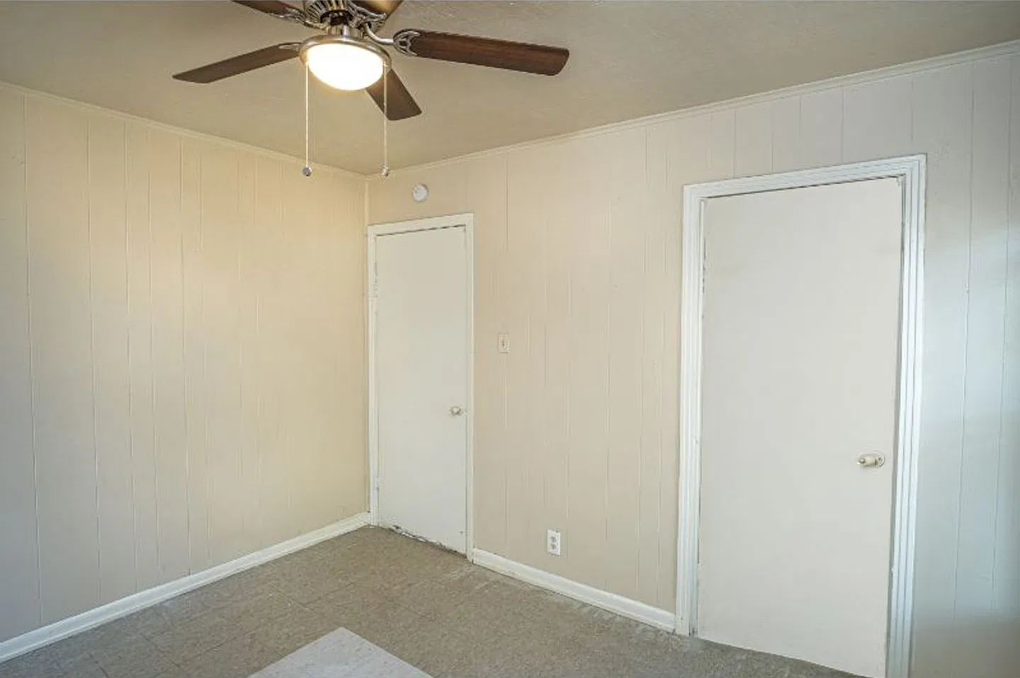 Cozy Remodeled Home Near Downtown — Photo 2
