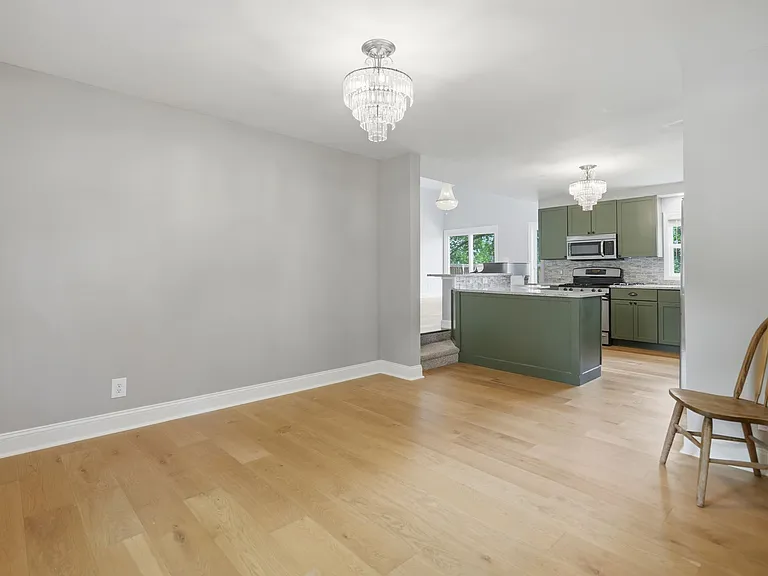 1147 Fenno Dr — Photo 11