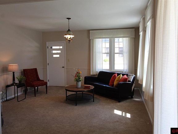 3rd image of 601 N Washington St