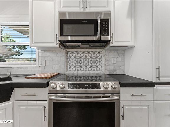 3rd image of 10400 Adobe Dr