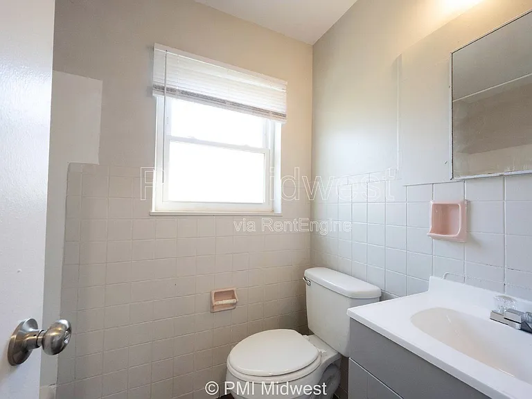 5843 Woodside Dr — Photo 12