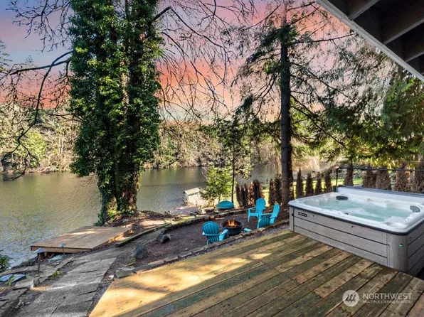 26404 Lake Fenwick Road S, Kent, WA 98032