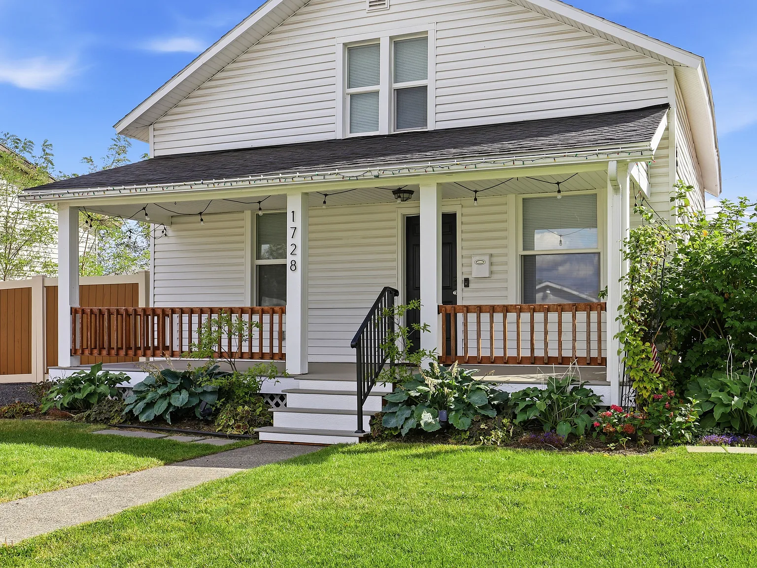 3 bed, 1125 sqft, $2,000 — Photo 3