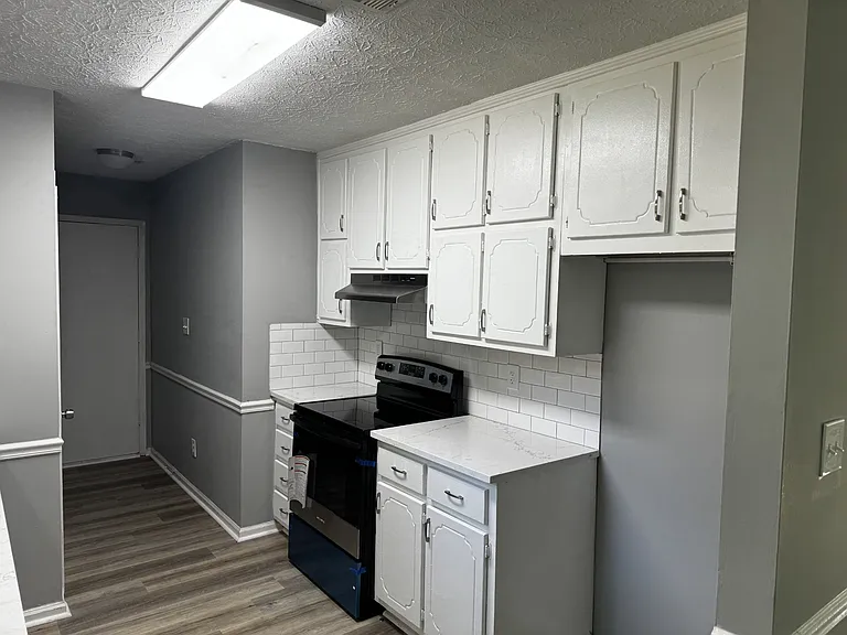 171 Adrian Dr — Photo 8