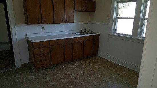 2nd image of 1710 Ashland Ave #2