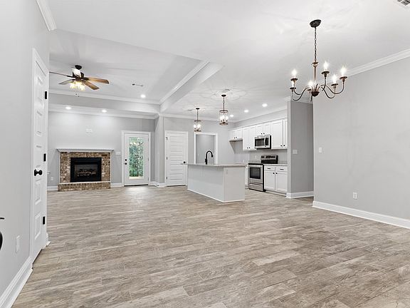 4th image of 51 Cane Bend Dr