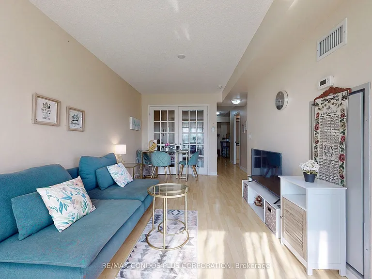 60 Fairfax Cres #315 — Photo 14