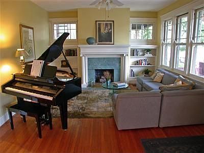 2nd image of 2855 Victoria Ave