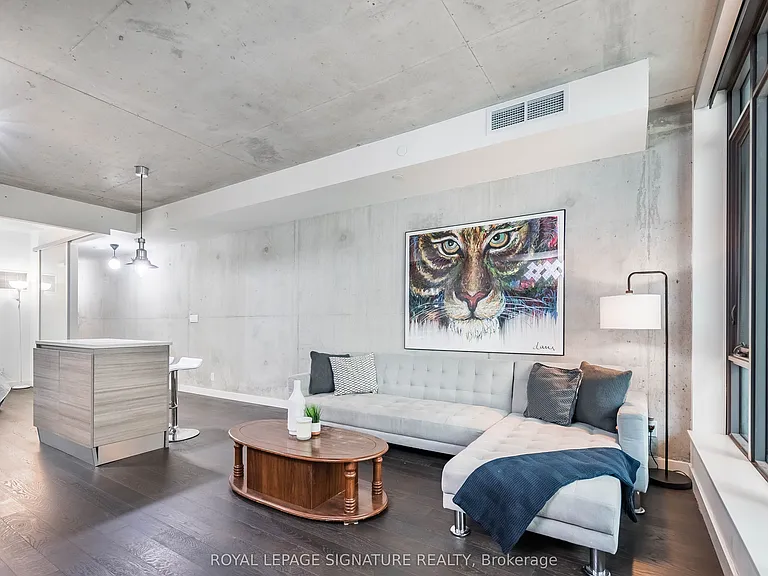 111 Bathurst St #318 — Photo 4