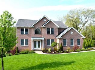 504 Kerrwood Rd, Pittsburgh, PA 15215