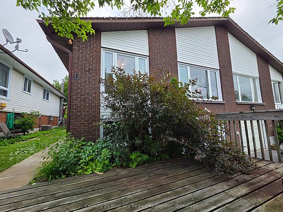2nd image of 798 McKay Ave