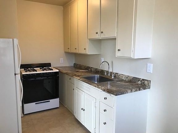 4th image of 29 Coronado St APT B