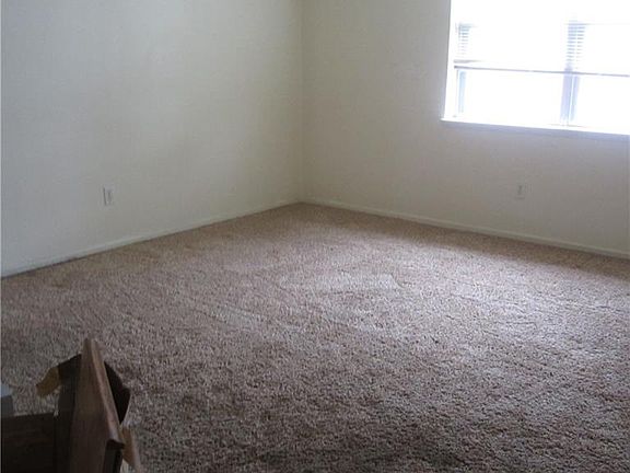 2nd image of 2001 Beechwood Ln