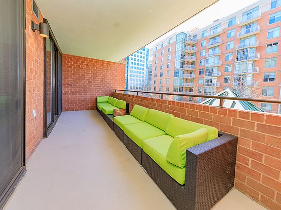 4th image of 1001 N Randolph St APT 306