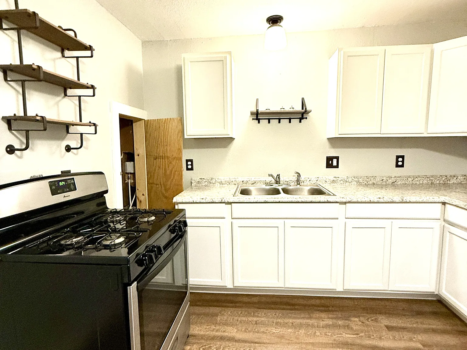 1001 Bailey Street Southeast - 1 — Photo 2