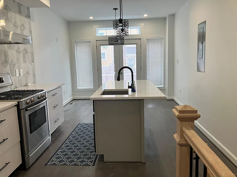 619 Wyeth St #1 — Photo 7
