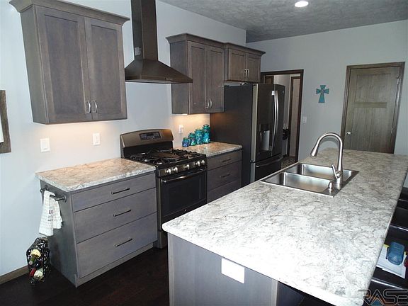 5th image of 4216 W 90th St